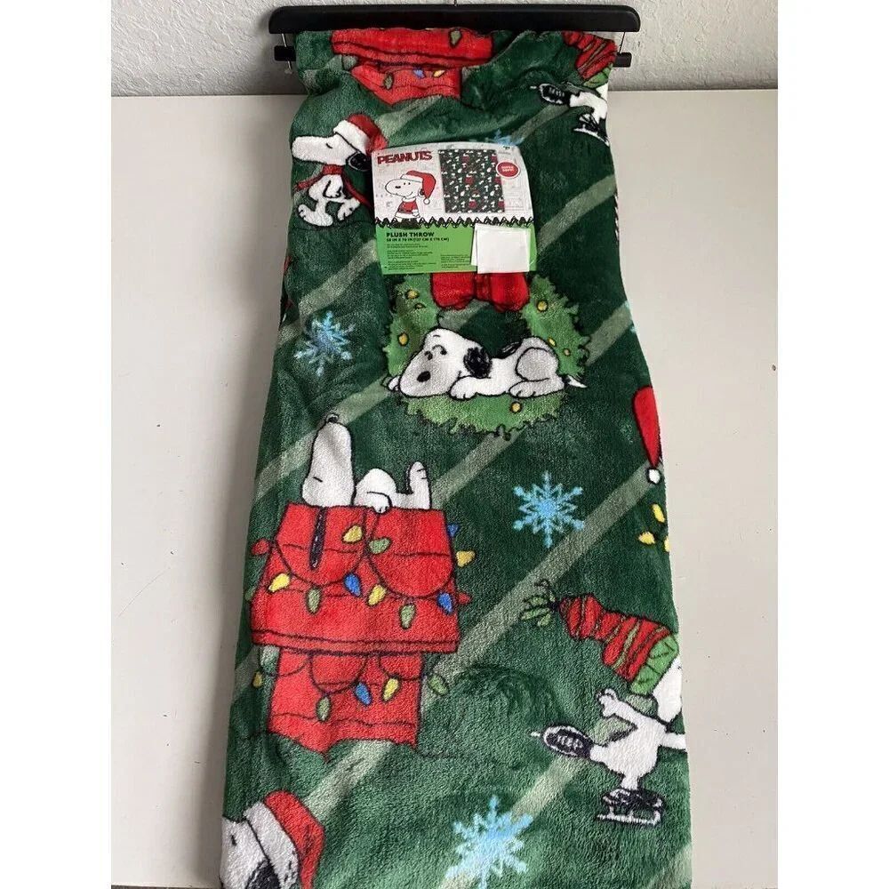 Peanuts Snoopy Christmas Lights Dog House Santa Soft Throw Blanket 50 X 70” NEW